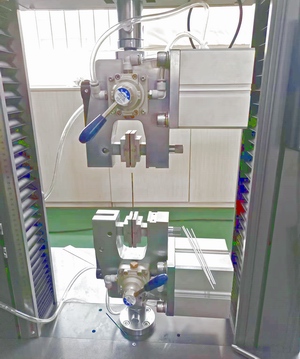 醫(yī)用鎳鈦合金絲材料拉伸試驗.jpg 醫(yī)用鎳鈦合金絲材料拉伸試驗.jpg